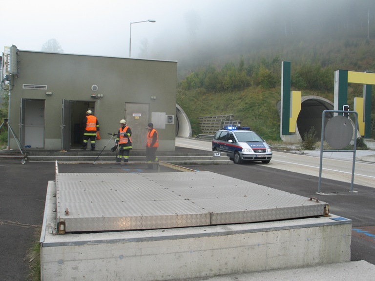 Brand im Betriebsgebäude Autobahn A9