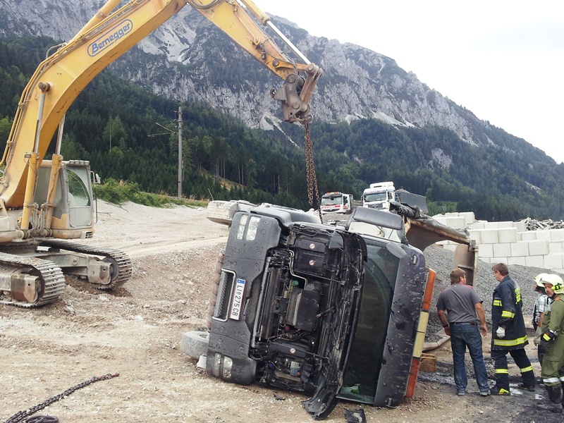 LKW Bergung in Spital Pyhrn, 10 Sept 2013