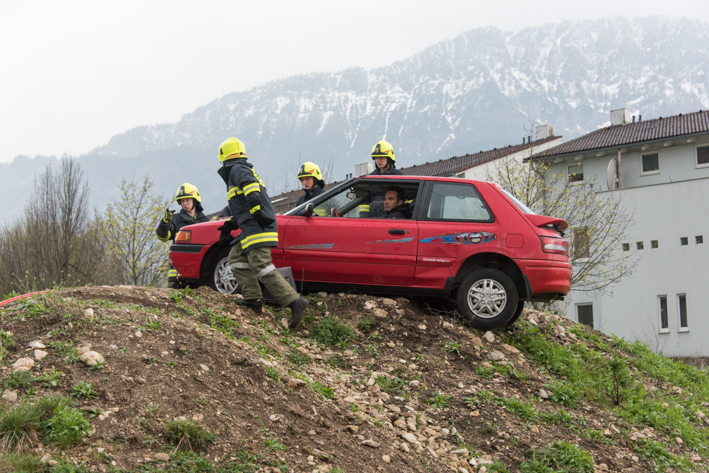 Technische Monatsübung, anschließend rasche Rettung aus Notlage, 09. April 2017, FF Micheldorf