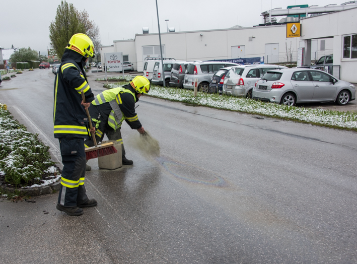 Doppelte Ölspur am 28. April 2017, Micheldorf