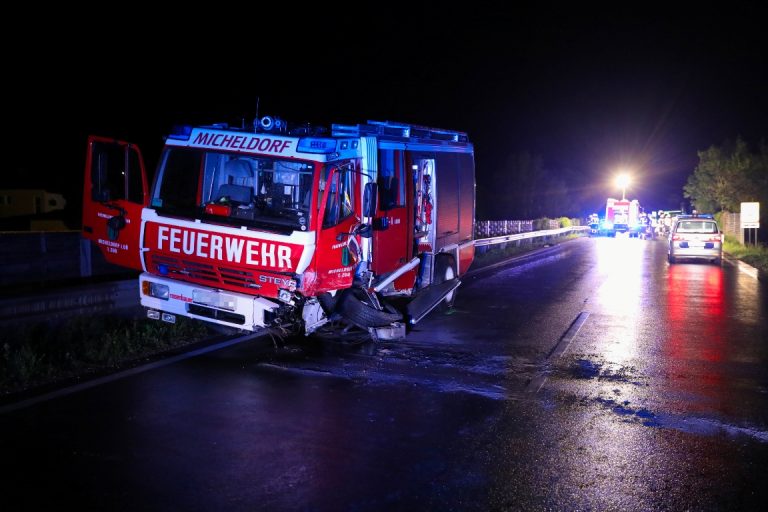 TLF 4000 in Verkehrsunfall verwickelt, 19. Aug 2017