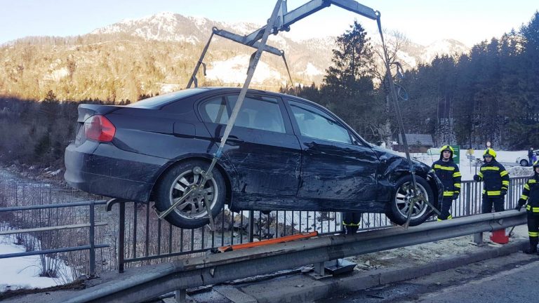 PKW Bergung mit dem SRF, 17. Februar 2019, Steyrerbrücke, Steyrling