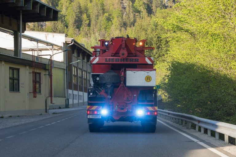 PKW Bergung aus Bach, Rosenau, 17. Mai 2019