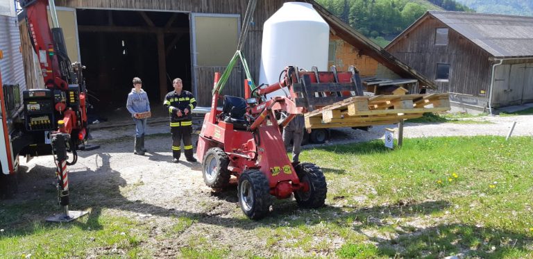 Bergung eines Hoftrac, 1. Mai 2019