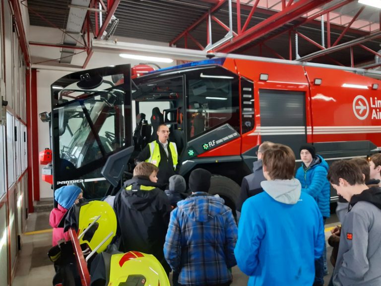 Flughafenfeuerwehr und Hubschrauber 18. Jänner 2020