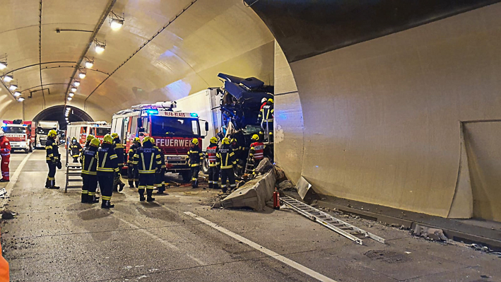 LKW Unfall im Klauser Tunnel, 9. Dezember 2020