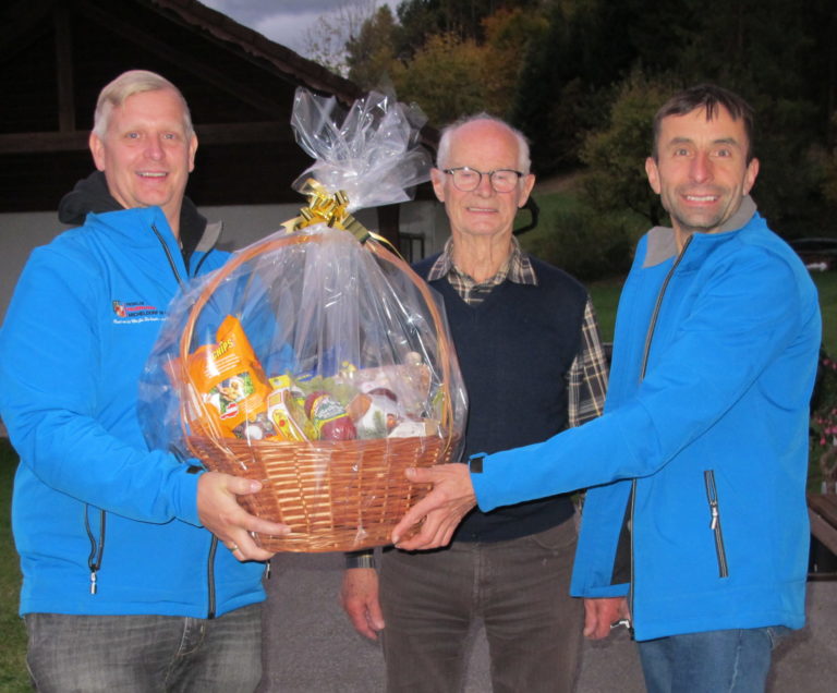 Herzlichste Gratulation zum 90 unserem Karl Stummer und dem Bertl Aichinger