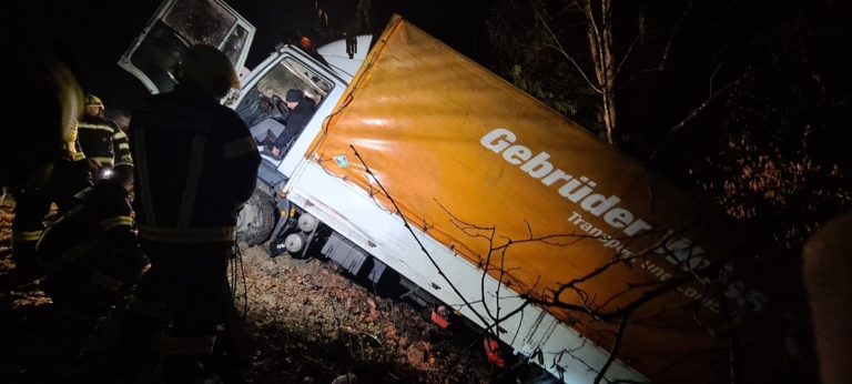 LKW Bergung in Steinbach an der Steyr, 10. Jänner 2022