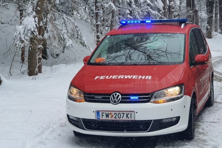 Null Grad Schnee, der ist Rutschiger. PKW Bergung 3. April 2022