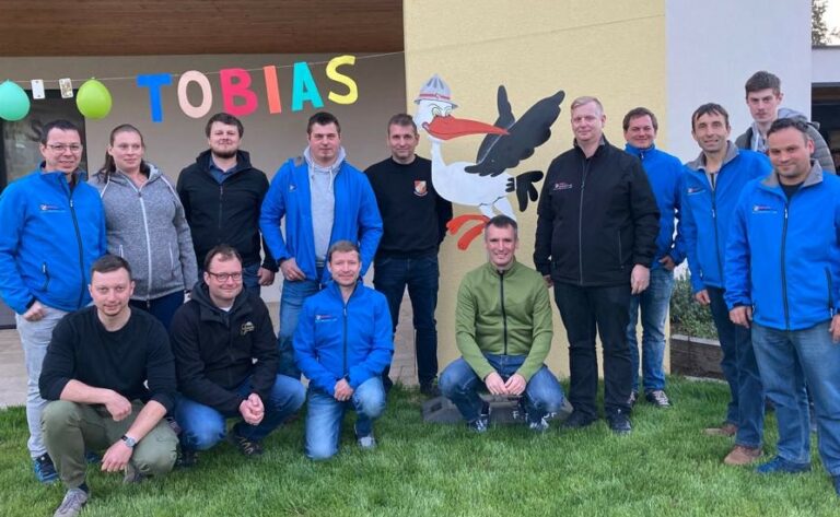 Herzlichsten Glückwunsch zu Zwillingen der Lisi und dem Daniel.