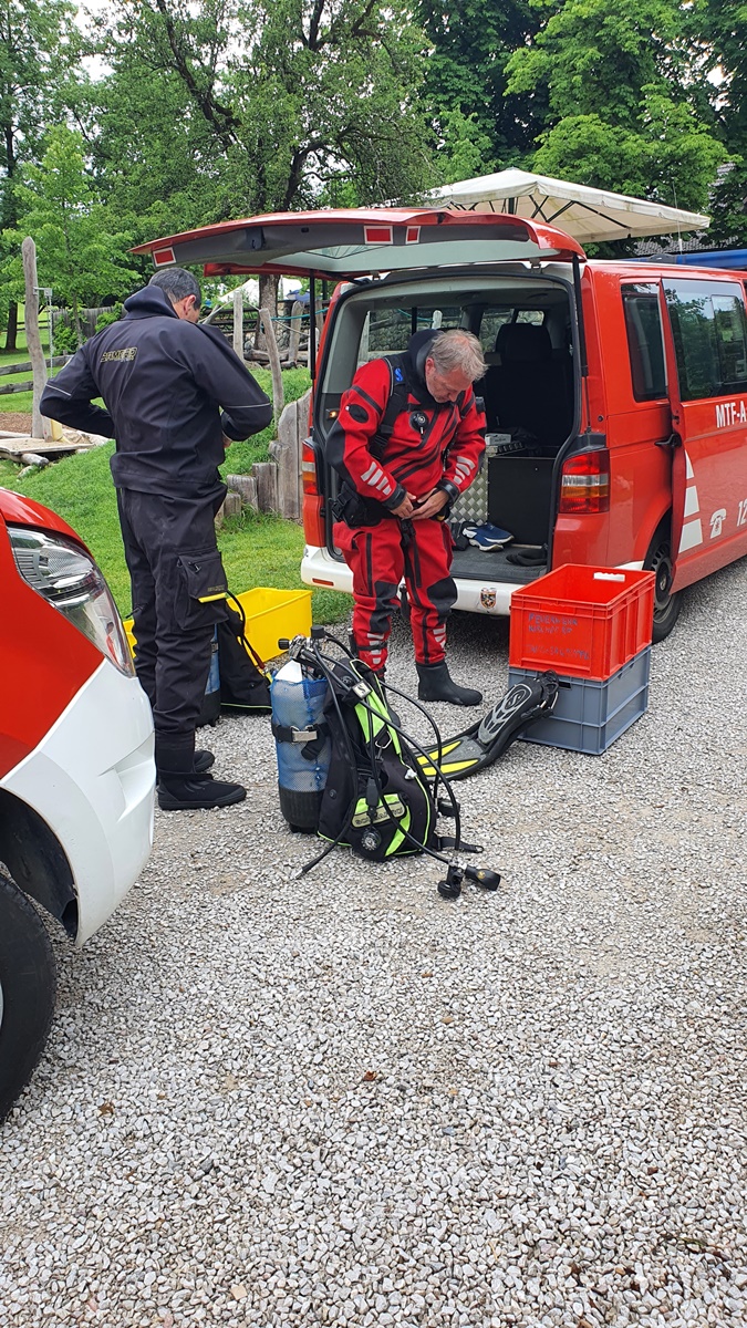 Übung des Tauchstützpunkt Kirchdorf beim Gleinkersee, SRF im Einsatz, 25. Juni 2022