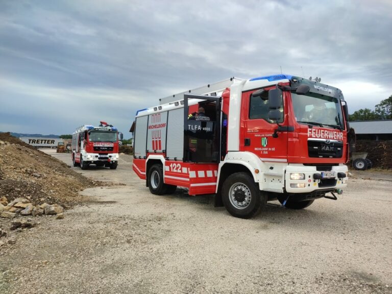 Brandverdacht – meterhohe Flammen in Micheldorf, 19. Aug 2022