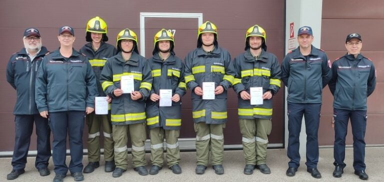 Grundlehrgang 2022 erfolgreich absolviert! 5 Feuerwehrmänner erfolgreich!