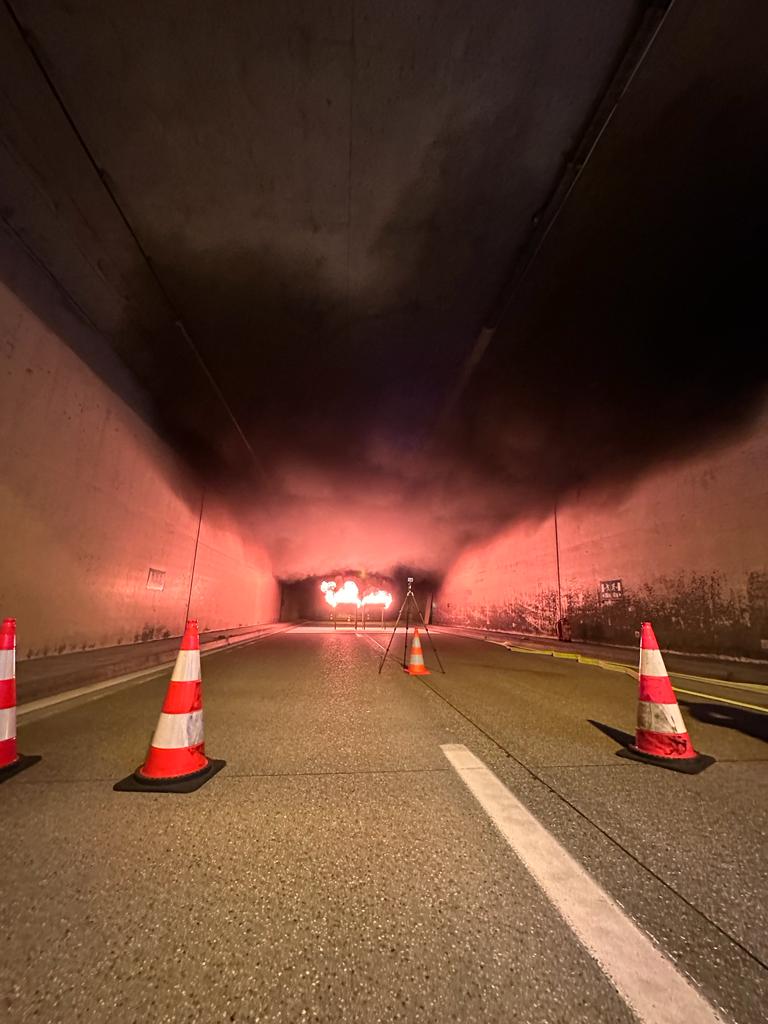 Brandversuche auf der A9 – Tunnel Unterflurtrasse Ottsdorf, 21. Sept. 2023