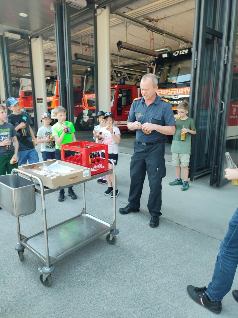 Lange Nacht im Feuerwehrhaus. Kommt die Feuerwehrjugend zum Schlafen?