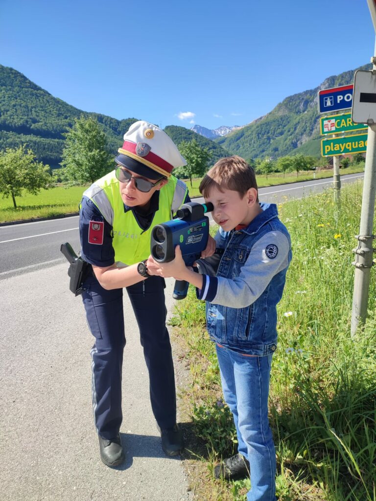 Die Jugend besucht die Autobahnpolizei Klaus, das ist Action für die Jugend, 18. Mai 2024