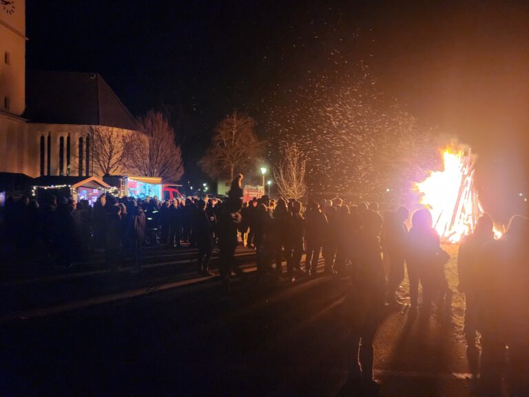 Wintersonnwendfeuer am 21. Dezember 2024 der Feuerwehr Micheldorf