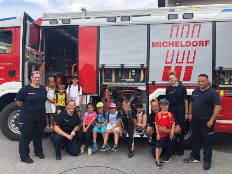 zweiter Kindergartenbesuch im Feuerwehrhaus