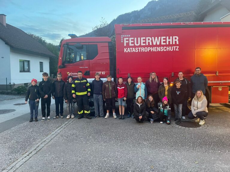Jugend zu Besuch bei der Feuerwehr Klaus am 22. Oktober 2025