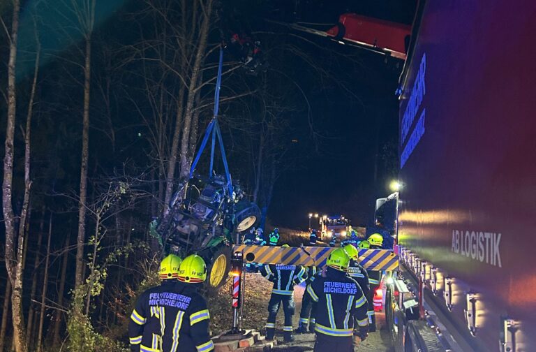 Traktorbergung am 08. November 2025