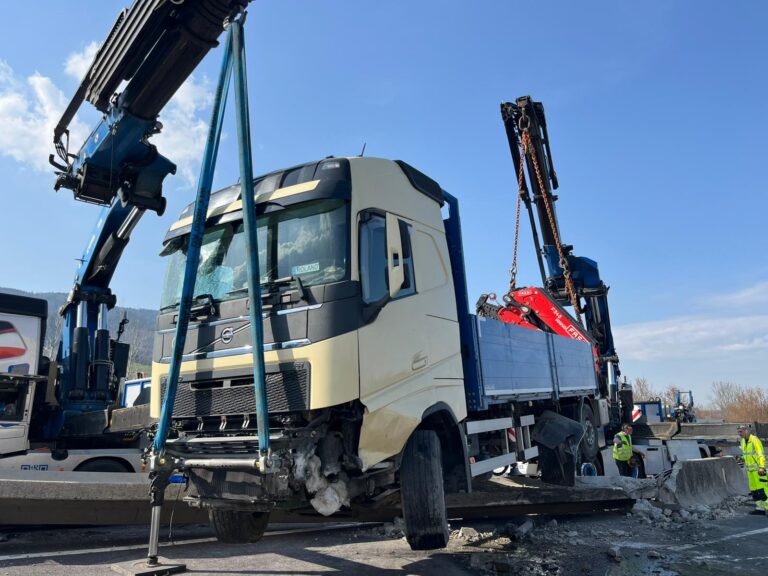 Personenrettung Verkehrsunfall LKW auf A9 am 10.März 2026