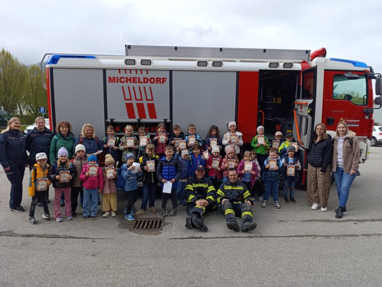 Feuerwehr hautnah für unsere Jüngsten
